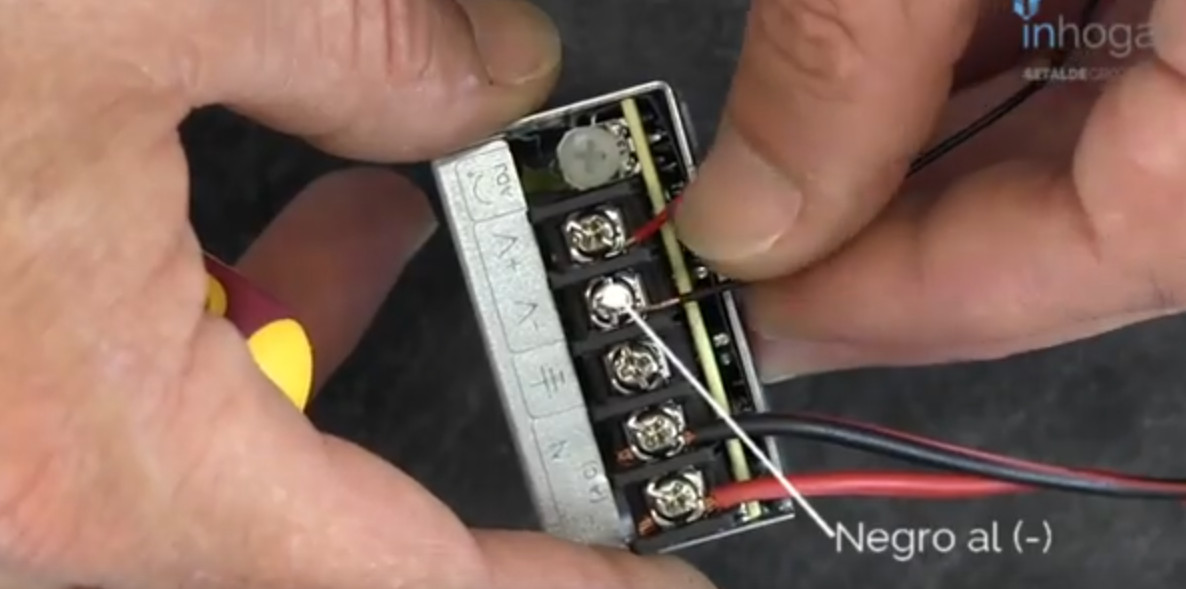 fuente de alimentacion cables